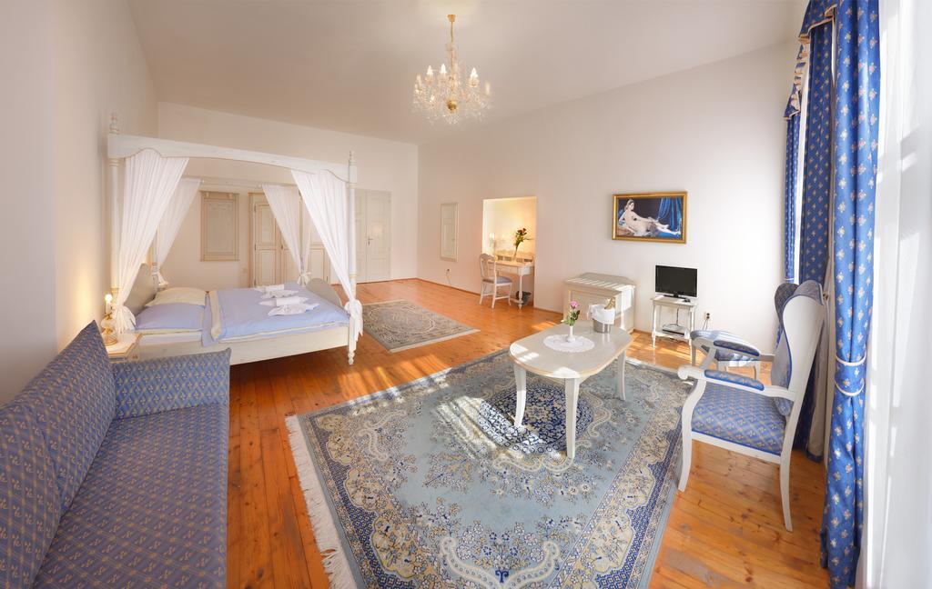 Hotel Ruze Rožmberk nad Vltavou 部屋 写真